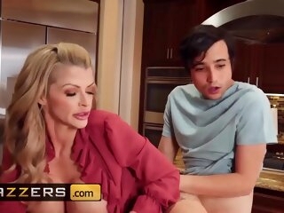 Horny MILF (Joslyn James) enjoys a complying fuck exotic will not hear of son's affiliate - Brazzers