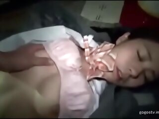 Unconscious schoolgirl fucked nearby karzy